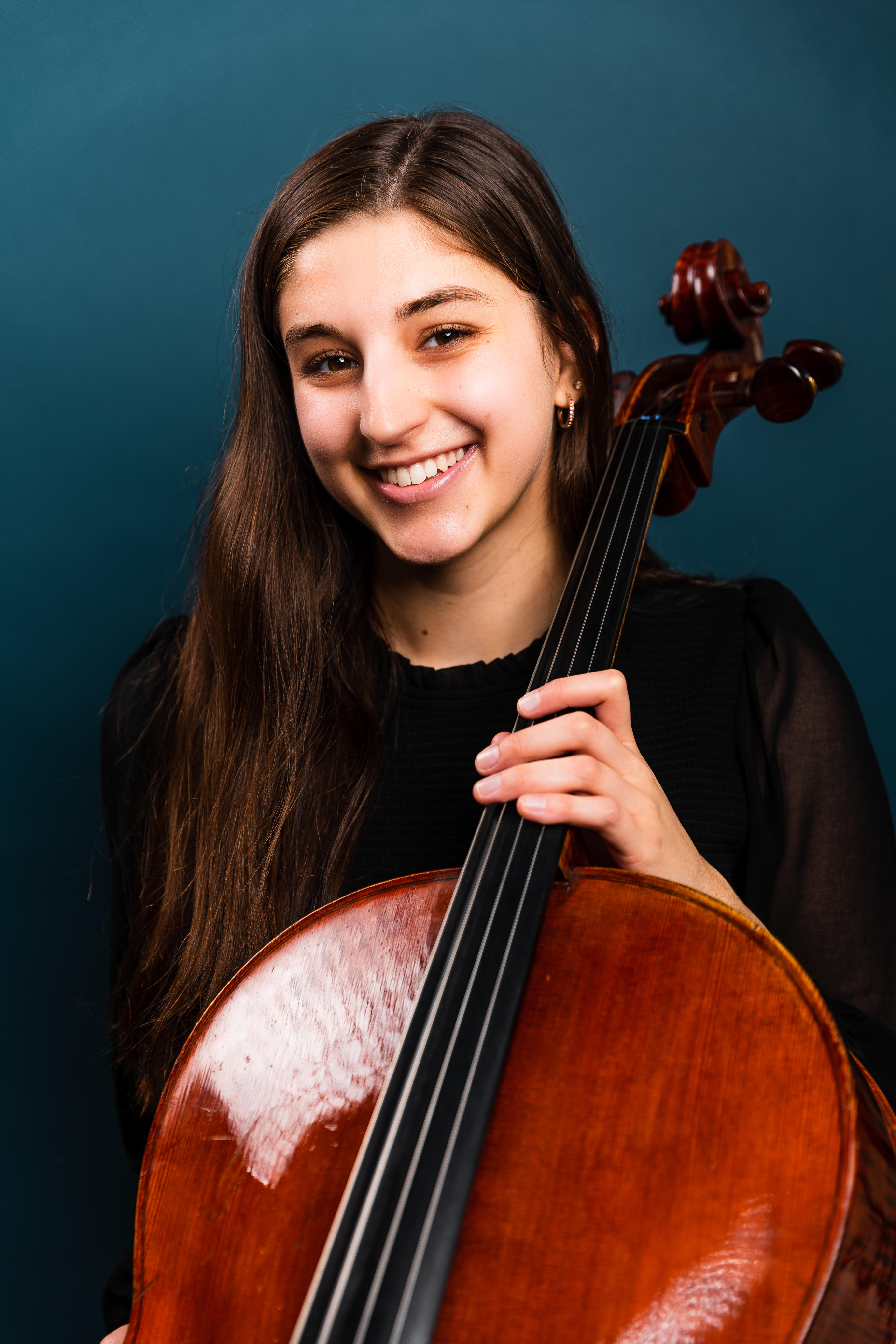 Aria Posner headshot